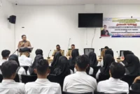 Plt Kadis Koperasi UMKM dan Tenaga Kerja Pessel, Gunawan saat membuka pelatihan. (Foto: Dok. Dinas Koperasi)
