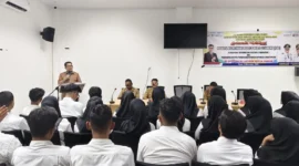 Plt Kadis Koperasi UMKM dan Tenaga Kerja Pessel, Gunawan saat membuka pelatihan. (Foto: Dok. Dinas Koperasi)
