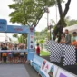 Wali Kota Padang Fadly Amran melepas peserta Padang City Trail 2025 di bawah Jembatan Siti Nurbaya, Minggu pagi (23/11/2025). (Foto: Prokopim Padang)