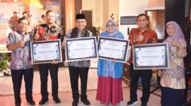 Pemko Padang memboyong empat penghargaan pada Malam Apresiasi BBPMP Sumbar yang digelar pada Jumat malam (21/11/2025). (Foto: Prokopim Padang)