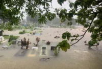 Kondisi area pemakaman di TPU Tunggul Hitam terendam banjir, Selasa pagi (25/11/2025). (Foto: Ist)
