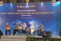 Kepala BPKAD, Raju Minropa menjadi salah satu narasumber pada Workshop Implementasi KKI Segmen Pemerintah Wilayah Sumatera yang diselenggarakan Bank Indonesia di Kota Medan, Kamis (20/11/2025). (Foto: Prokopim Padang)