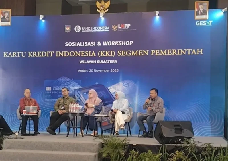 Kepala BPKAD, Raju Minropa menjadi salah satu narasumber pada Workshop Implementasi KKI Segmen Pemerintah Wilayah Sumatera yang diselenggarakan Bank Indonesia di Kota Medan, Kamis (20/11/2025). (Foto: Prokopim Padang)