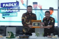 Wali Kota Padang Fadly Amran menerima kunjungan silaturahmi Kajari Padang yang baru, Koswara di Rumah Dinas Wali Kota, Kamis (6/11/2025). (Foto: Prokopim Padang)