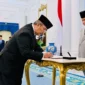Presiden Prabowo Subianto melantik keanggotaan Komisi Percepatan Reformasi Polri di Istana Merdeka, Jakarta, Jumat (7/11/2025). (Foto: BPMI Setpres)