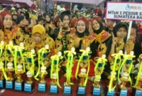 Unit Bahana Gempita Salido dari MTsN 1 Pesisir Selatan, foto bersama usai tampil. (Foto: Dok. Kominfo)