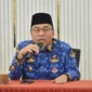 Ketua Umum LPTQ Padang, Maigus Nasir memimpin Rapat Konsolidasi Pengurus LPTQ di Aula DKK Kota Padang, Senin (17/11/2025). (Foto: Prokopim Padang)