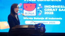 Menteri Pariwisata Widiyanti Putri Wardhana dalam sambutannya pada Press Conference BINA Indonesia Great Sale 2025 di Balairung Soesilo Soedarman, Gedung Sapta Pesona, Jakarta, Jumat (21/11/2025). (Foto: Kemenpar)