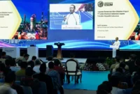 Menurut ESDM Bahlil Lahadalia menyampaikan laporan peresmian pabrik PT Lotte Chemical Indonesia (LCI) kepada Presiden Prabowo Subianto pada Kamis (6/11). (Foto: Kementerian ESDM)