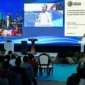 Menurut ESDM Bahlil Lahadalia menyampaikan laporan peresmian pabrik PT Lotte Chemical Indonesia (LCI) kepada Presiden Prabowo Subianto pada Kamis (6/11). (Foto: Kementerian ESDM)