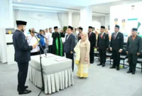 Wali Kota Padang Fadly Amran melantik tujuh pejabat eselon II di Gedung Putih Kediaman Resmi Wali Kota Padang, Rabu (26/11/2025). (Foto: Prokopim Padang)