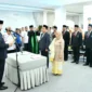 Wali Kota Padang Fadly Amran melantik tujuh pejabat eselon II di Gedung Putih Kediaman Resmi Wali Kota Padang, Rabu (26/11/2025). (Foto: Prokopim Padang)