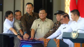 Presiden Prabowo Subianto meresmikan Stasiun Tanah Abang Baru, Jakarta Pusat, Selasa (4/11/2025). (Foto: BPMI Setpres)