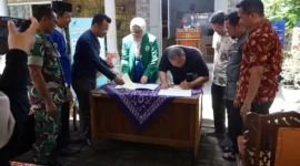 Perguruan Tinggi Farmasi (PTF) se-Indonesia menggelar kegiatan pengabdian masyarakat di Kantor Desa Talago Sariak, Kecamatan Pariaman Timur, Sabtu (8/11). (Foto: Kominfo Pariaman)