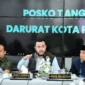 Wali Kota Padang, Fadly Amran saat memimpin Rapat Koordinasi dan Evaluasi Percepatan Penanganan Darurat Bencana Kota Padang, Sabtu (29/11/2025). (Foto: Prokopim Padang)