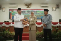 Wakil Bupati Tanah Datar, Ahmad Fadly menghadiri Rapat Paripurna DPRD terkait pandangan umum fraksi terhadap Ranperda APBD 2026, Rabu (5/11). (Foto: Prokopim Tanah Datar)