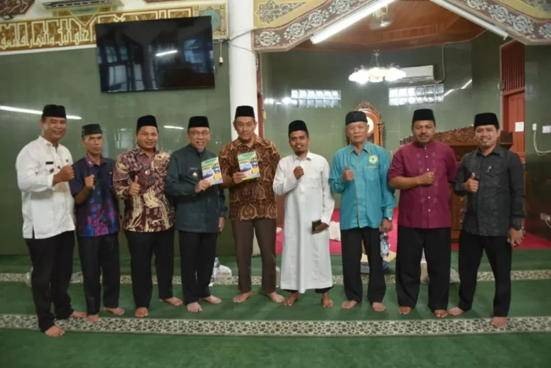 Wakil Wali Kota Padang Maigus Nasir mengapresiasi hadirnya Ruang Pembelajaran Digital Masjid Nurul Ikhlas. (Foto: Prokopim Padang)