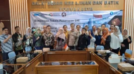 Kementerian Perindustrian (Kemenperin) memperkuat daya saing IKM batik dengan mendorong pemenuhan standar mutu nasional. (Foto: Kemenperin) 