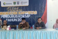 Bupati Pasbar Yulianto membuka kegiatan Peningkatan Kapasitas Pengurus KDKMP, Kamis (20/11). (Foto: Diskominfo Pasbar)