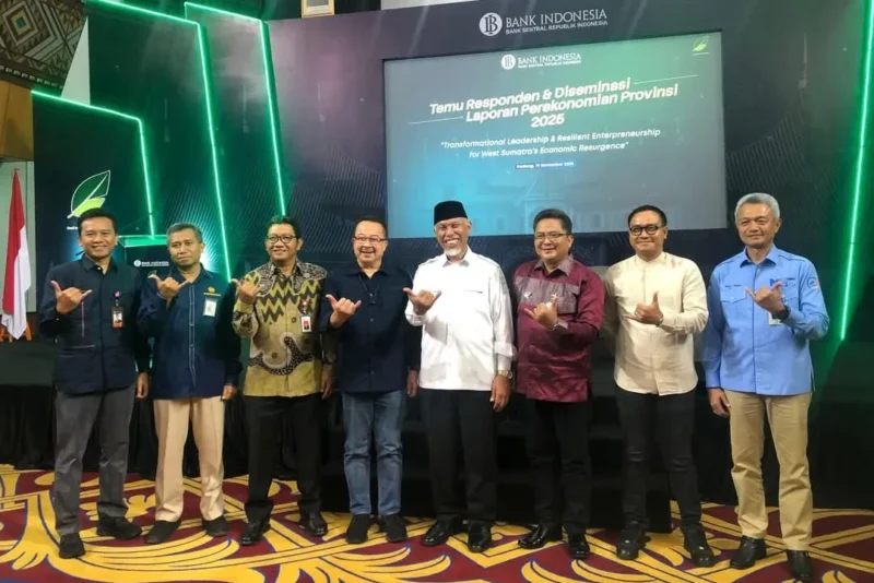 Gubernur Sumbar, Mahyeldi Ansharullah dalam Temu Responden dan Diseminasi Laporan Perekonomian Sumbar 2025 di Aula Kantor Perwakilan BI Perwakilan Sumbar, Rabu (19/11/2025). (Foto: ADPSB)