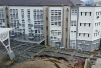 Kondisi Gedung FEBI UIN Imam Bonjol Padang di kawasan kampus Sungai Bangek, Balai Gadang, Kecamatan Koto Tangah, Selasa (25/11/2025). (Foto: Ist)