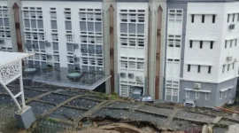 Kondisi Gedung FEBI UIN Imam Bonjol Padang di kawasan kampus Sungai Bangek, Balai Gadang, Kecamatan Koto Tangah, Selasa (25/11/2025). (Foto: Ist)