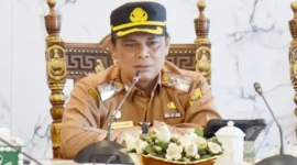 Sekdako Pariaman Afrizal Azhar memimpin rapat persiapan pelaksanaan CFN di ruang rapat Setdako Pariaman, Selasa (11/11/2025). (Foto: Kominfo Pariaman)