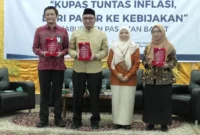 Pemkab Pasbar menggelar Seminar Inflasi bertema “Kupas Tuntas Inflasi: Dari Pasar ke Kebijakan” digelar di Aula Kantor Bupati Pasbar, Jumat (7/11). (Foto: Diskominfo Pasbar)