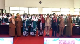 Wakil Wali Kota Padang, Maigus Nasir membuka kegiatan Sosialisasi Penguatan Lembaga Adat di Gedung Bagindo Aziz Chan, Balai Kota Aia Pacah, Senin (3/11/2025).