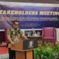 
Wakil Bupati Pessel, Risnaldi Ibrahim saat menyampaikan paparannya dalam pertemuan pemangku kepentingan (Stakeholders Meeting). (Foto: Dok. Prokopim)
