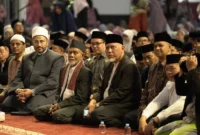 Pemprov Sumbar menggelar Tabligh Akbar Subuh Mubarokah bersama para tamu Konferensi Wakaf Internasional di Masjid Raya Syekh Ahmad Khatib Al-Minangkabawi, Minggu (16/11/2025). (Foto: ADPSB)