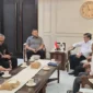 Wali Kota Padang Fadly Amran melakukan audiensi dengan Menteri Ketenagakerjaan RI Yassierli di Kantor Kementerian Ketenagakerjaan RI, Jakarta, Selasa (4/11/2025). (Foto: Prokopim Padang)