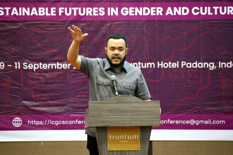 Wali Kota Padang Fadly Amran mengimbau seluruh Ketua RT untuk segera mendaftarkan diri untuk mengikuti Program Padang Rancak Award 2025. (Foto: Diskominfo Padang)