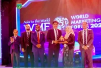 Yuliza Zen dinobatkan sebagai AMF Youth of Marketeer of The Year oleh Indonesia Marketing Association (IMA) di ajang Asia Marketing Federation (AMF) di Colombo, Sri Lanka, Jumat (14/11/2025). (Foto: Kominfo Padang Panjang)