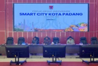 Diskominfo Padang menggelar FGD penyusunan Masterplan Smart City Kota Padang 2025-2035 di Gedung Bagindo Aziz Chan, Balai Kota Padang, Jumat (12/12/2025). (Foto: Diskominfo Padang)