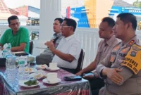 Bupati Padang Pariaman John Kenedy Azis memimpin rapat koordinasi dan evaluasi penanganan bencana di Rumah Dinas Pendopo Bupati, Sabtu (20/12/2025). (Foto: Kominfo Padang Pariaman)