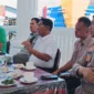 Bupati Padang Pariaman John Kenedy Azis memimpin rapat koordinasi dan evaluasi penanganan bencana di Rumah Dinas Pendopo Bupati, Sabtu (20/12/2025). (Foto: Kominfo Padang Pariaman)