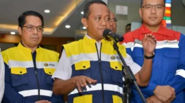 Menteri Energi dan Sumber Daya Mineral (ESDM) Bahlil Lahadalia memastikan stok BBM dan LPG aman saat Nataru. (Foto: Kementerian ESDM)