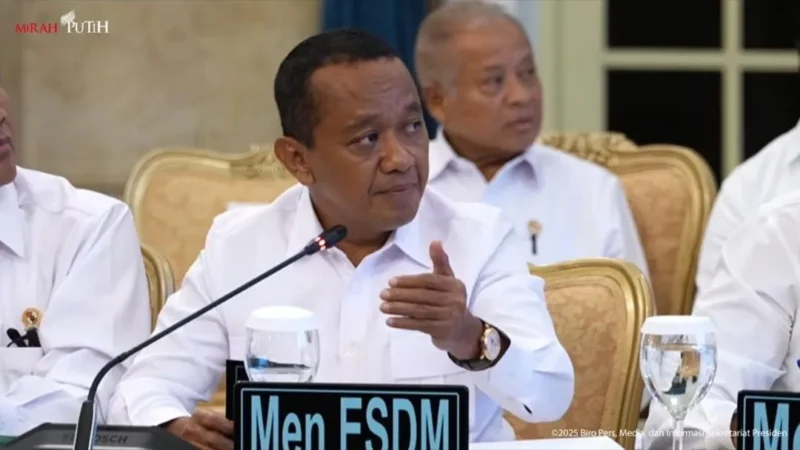 Menteri ESDM Bahlil Lahadalia menghadiri Sidang Kabinet Paripurna di Istana Negara, Jakarta, Senin (15/12). (Foto: BPMI Setpres)