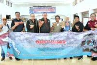 Pemko Bekasi menyalurkan bantuan kemanusiaan bagi korban bencana di Kota Padang, Sabtu (6/12/2025). (Foto: Prokopim Padang)