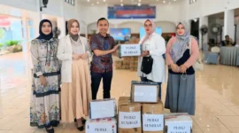 PERKI Sumbar menyalurkan bantuan untuk masyarakat Kota Padang yang terdampak banjir, Minggu (30/11/2025). (Foto: Diskominfo Padang)