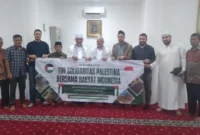 Warga Palestina bersama NGO Turki menyalurkan bantuan senilai Rp 33,6 juta untuk masyarakat terdampak banjir di Sumbar. (Foto: ADPSB)