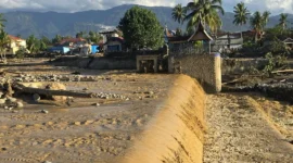 Ribuan hektare sawah di Kota Padang terancam kekeringan akibat intake bendungan rusak pascabanjir bandang pada Jumat (28/11/2025) lalu. (Foto: FB Diskominfo Padang)