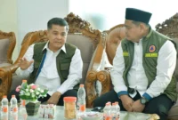 Bupati Agam, Benni Warlis bersama Wakil Bupati Bungo, Tri Wahyu Hidayat. (Foto: AMC)