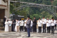 Pemko Padang Panjang menggelar doa bersama di kawasan Jembatan Kembar, Silaing Bawah, Jumat (5/12/2025). (Foto: Kominfo Padang Panjang)