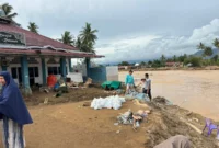 Korban banjir Padang terus bertambah, 4.446 warga masih mengungsi dan 12 meninggal dunia. (Foto: FB Diskominfo Padang)