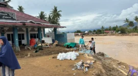Korban banjir Padang terus bertambah, 4.446 warga masih mengungsi dan 12 meninggal dunia. (Foto: FB Diskominfo Padang)