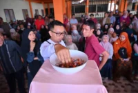 Pedagang mengikuti proses pencabutan nomor kios yang digelar Pemko Payakumbuh, Sabtu (20/12/2025). (Foto: MC Payakumbuh)