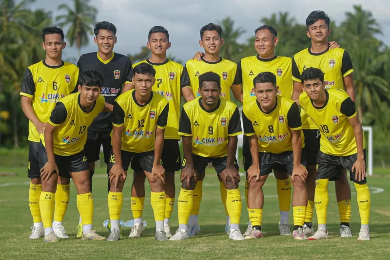 PSP Padang berhasil menundukkan Josal FC dengan skor 2-0 pada laga uji coba di Kota Pariaman, Sabtu (26/12/2025). (Foto: Diskominfo Padang)