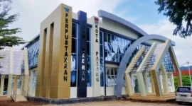 Gedung Perpustaakaan Umum Daerah Kota Padang tampak berdiri megah. (Foto: Diskominfo Padang)